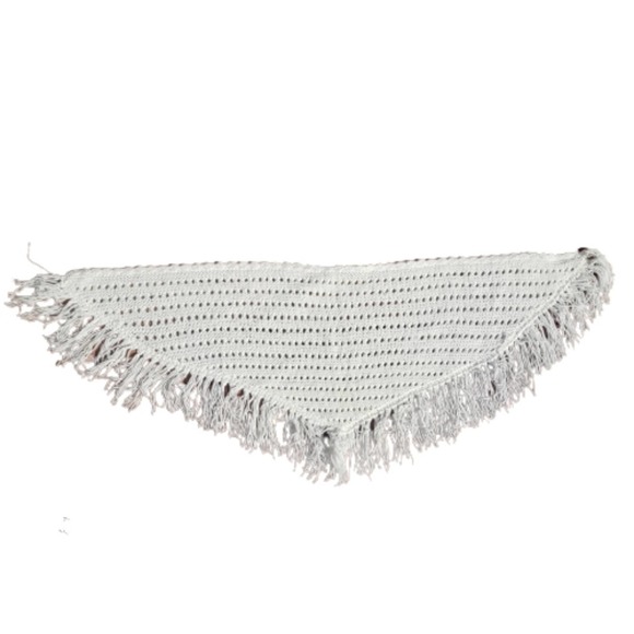 VINTAGE 70s Shawl Crochet Fringed Triangle Handmade Off White Scarf - Picture 9 of 9